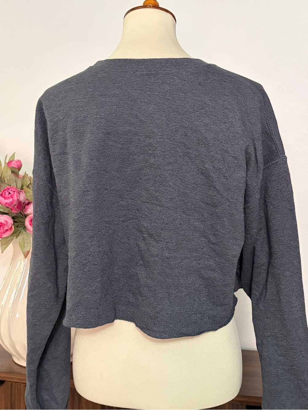 Sweet Claire Charcoal Cropped 'Eastern Division 96' Long-Sleeve Sweater Sz S/M - Picture 6 of 11